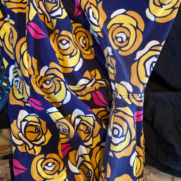 TC- Floral LuLa Roe Leggings - Picture 3 of 3